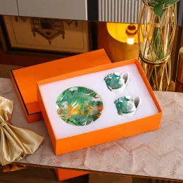 절묘한 디자이너 컵과 접시 세트 뼈 중국 커피 컵 접시 식물 패션 패션 애프터눈 티 찻잔 생일 집들이 결혼 선물