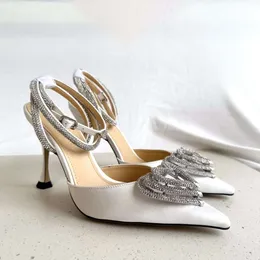 Dhgate sandali eleganti satinati tacchi alti tacchi a forma di cuore decorazione di strass di strass di design lussuoso abbigliamento scarpe da design punta cm cm casual caviglia sexy cinturino da donna scarpe da festa