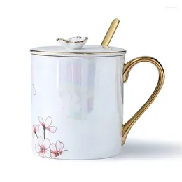 Muggar 14,5 oz Cherry Blossom Porslin kaffemugg Pärla Glaze Ceramic Milk Cup med lock Spoon Ins Style gåvor till vänner