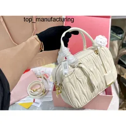 Новый 2024SS Luxury Min Min Sucder Designer Старший плиссированный боулинг -сумка модная бренда сумочка кроссбоди женская сумка для плеча