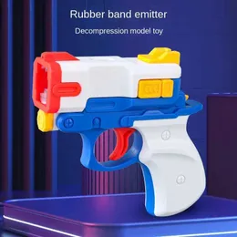 Gun Toys Mini Decompression Toy Gun 3D Radish Rubber Band Toy Gun Pistol Model Vuxna roliga skämt Toy med 100 st gummiband T240513