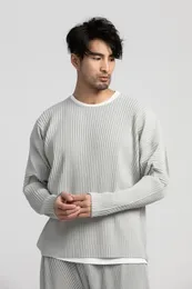 Miyake Plissee Full Sleeve Round Collar T-Shirt für Männer Mode japanische Streetwear Long Sleeve Plain T-Shirt Casual Top 240513