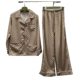 Projektowne damskie litery logo pełne drukowanie logo vintage w stylu piżamy jedwabne koszulę z długim rękawem elastyczne spodnie w talii 2 -częściowy zestaw