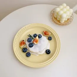 접시 접시 프랑스 스타일의 밀키 옐로우 세라믹 접시 귀여운 소녀 하이 보이는 디저트 케이크 그릇 생일 선물 홈 장식 세트