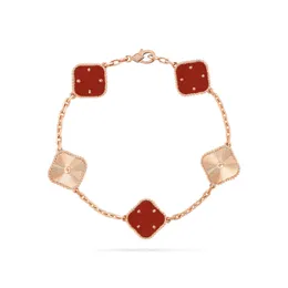 4 Leaf Clover Armband Designer för kvinnor 2 sidor Pearl Red Black Agate Charms för armband 18K Guldpläterad rostfritt stål smycken man flicka personlig gåva