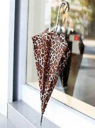 Парачаза мода леопардовый узор зонтик дождь Женщины Ветропродась с ветропроницаемыми длинными ручками.