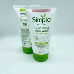 Simple facial cleanser for deep cleansing gentle moisturizing and improving skin tone without tightness