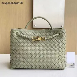 Bottegvenets Andiamos Bags Xiaozhong 2024 New Andiamo Woven Tote Bag Shopping Fashion Real Leather Classic Classic Frj