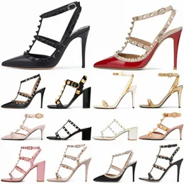 2-Strap-High Heels Sandalen Nieten Kleiderschuhe Valentinstagsschuhe Designer Spitzer Patent Leder Frauen besetzt mit Stollen 8kim#