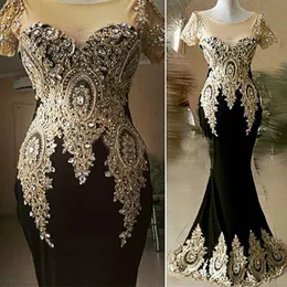 Vestidos de noite de sereia longa e elegante de Dubai Black Cristais Cristais Minchas Apliques Aplique Lace Gold Manga Curta Lima do Promo