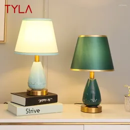 Tischlampen Tyla Moderne Keramik Lichter LED Kreativ Einfache Mode Nachttisch Lampe für Heim im Wohnzimmer Schlafzimmer Dekoration