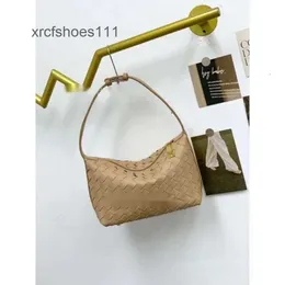 Casual Classic Punch Fashion Woven Tessicimi Simpulla porta portatile Borsa Venetas Borse Single Borse Womens Nuova 2024 BOCK ASSIGLIO BOTOGS Lady Wallace 70TM