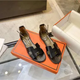 designer di lusso sandali da donna piatti femminile scarpe casual vetrini sandali in pelle cinghia caviglia cinghia di lusso di lusso da donna di lusso
