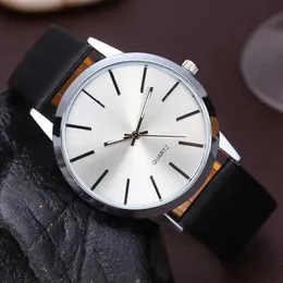 Нарученные часы 2017 Leisure Quartz Mens Top Luxury Brand Mens Watch Saat Hodinky Relogio Mens Watch Y240510
