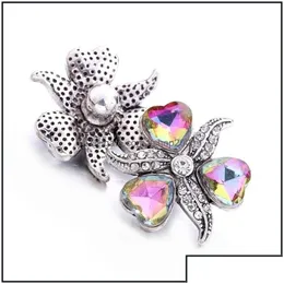 Charms Charms Hurtowe kryształowe serce Sier Kolor Snap Button Kobiety Biżuteria Odkrycia biżuterii Rhinestone 18 mm metalowe przyciski snapy