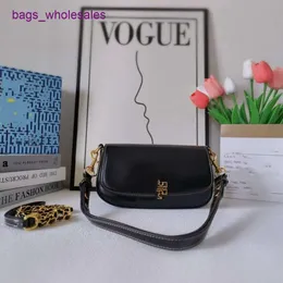 2024 Bolsa de loja 65% Off Luxury Crossbody Bag Designer vende bolsas de ombro de marca com desconto novo Chave de vaca na axila e moderna cadeia Singlen1oe