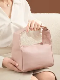 2024 NOVA bolsa de maquiagem portátil Saco de armazenamento para mulheres, higiene pessoal portátil de grande capacidade, bolsa de produtos para viagens e cuidados com a pele para passeios