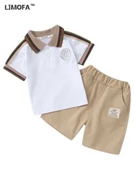 مجموعة ملابس LJMOFA Summer Summer Clothing Met for Preschool Boys Cotton Sleeves Polo T-Shirt+Shorts 2pcs Childrens Casual D411 D240514