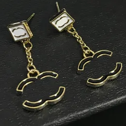 Brincos de designer clássicos da marca Stud Brain Earring tacha de raça feminina para mulheres joias de aniversário presente de aniversário de ponta de ponta de aço inoxidável de ponta de aço inoxidável de 18k