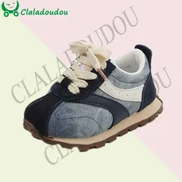 Sneakers Claladoudou per bambini scarpe sportive di moda per bambini scarpe sportive patch di moda patch molla traspirante per bambini da corsa da esterno d240515