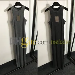 Retro Designerweste Kleid Frauen Sommer Schlankes fit ärmellose Kleider runden Hals eng mit langen Rock sexy trägerlose Kleidung