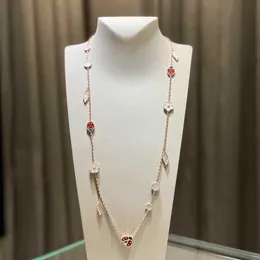 Lyxkvalitet hänge halsband med blommabladform för kvinnor och mamma bröllop smycken present har boxq7