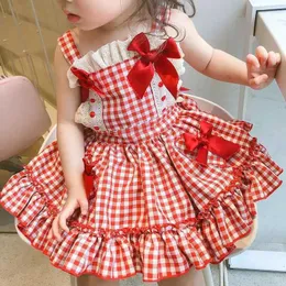 Mädchenkleider Sommer Mode Baby Mädchen Baumwolle rotes Gewebe trägerloser Fliege Biege Spitze Lolita Kleider Kinder süße Kleidung 2-8 Jahre D240515