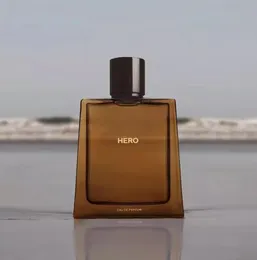 100 ml Helden Männer Parfüm Eau de Parfum Spray männlicher würziger Holzkörpernebel Hochversion Qualität Schnelles Schiff2193309