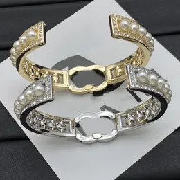 T511 Mode exquisite Luxusbrief -Bracelet Designer Halskette für Frauen Mädchen Ohrstifte Set Designer Schmuck Ohrring Valentinstag Geschenk