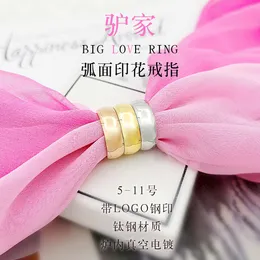 Love Ring Mens Arc Rings Classic Luxury Designer Jewelry Women Titanium Steel Eloy Gold-Plated Gold Silver Rose Fade Never Allergic