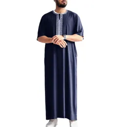 2024刺繍された伝統的な男性Boubou Jalabiyas Jubbah Muslim Mens Thobe Morocco Thobe Thobes Islamic Clothing Ramadan Robe 240511