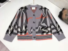 Cardigan New Designer Baby Cardigan Vneck Sweater Child Tamanho 100160 Crianças roupas de grife de alta qualidade