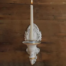 Kerzenhalter Designer Wohnkultur französische Hochzeitsrequisiten Europäische Retro weiße Kerzenrestick -Veranda Eisen Wandhängedekoration