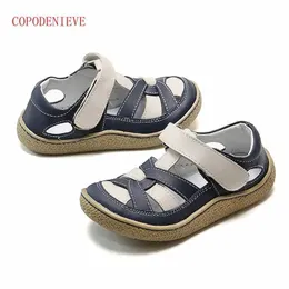 Sandalen Zungepao Mode lässige Jungen und Mädchen Baby Schuhe Sandalen Nicht -Slip -Kinder -Sandalen Mädchen Sandalen D240515