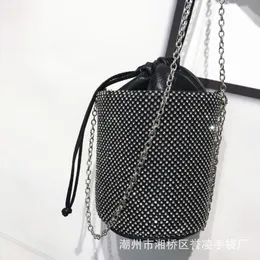 Girls Casual Bucket Chain Crossbody Bag Full Of Diamonds Blingbling Large Capacity Banquet Mobile Phone Bag Handbag