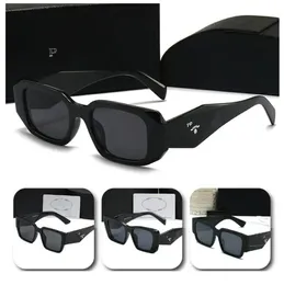 Modedesigner Sonnenbrille Klassische Brille Goggle 8679 Outdoor Beach Sonnenbrille für Mann Frau 7 Farbe Optionale dreieckige Signatur