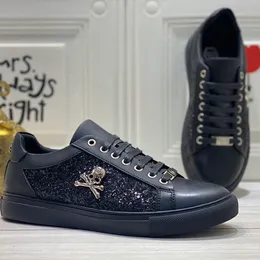 Philipe Plein Sportskor Lyxvarumärke Sneakers för män Famous Designer Shoe Fashion High Quality Business Scale Leather Metal Skulls PP Mönster Running Scarpe