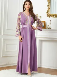 Ubranie etniczne Elegancka muzułmańska sukienka imprezowa dla kobiet hafty haftowe podzielone koronkowe maroko sukienka kaftan arabska długa szata vestidos 2023 T240515