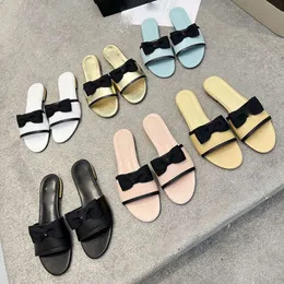 Flower Camellia Designer tofflor Bowknot Fashion Italy Luxury Slides Sandaler för kvinnor Ladies Youth Summer Sliders Shoes Flat Leather Mules 383