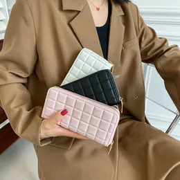Gränsöverskridande 2023 Kvinnor plånbok PU Crimped Checkered Long Clutch Fashion Card Bag Stor kapacitet Plånboksmynt Purse