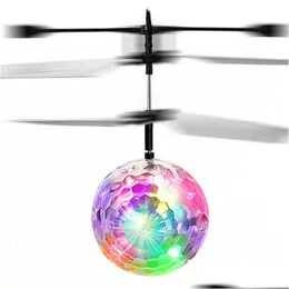 Favor de festa Flying RC Ball Aircraft Helicóptero LED Plashing Light Up Induction Induction Electric Drone para crianças Direcionar Droga Hom Dhe9q