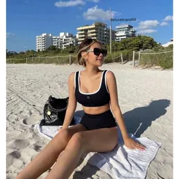 Heiße neue Sommerstrand Erfrischende Sonne Badeanzug Vollmarke Designer Bikini Sexy Doppelanzug Single -Set Ggitys OL1C