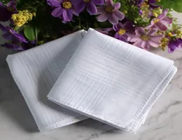 24pcslot 100 Baumwoll -Satin -Taschentuch weiße Farbtischtischtuch Super Soft Taschenschlepper Quadrate 34cm8628005