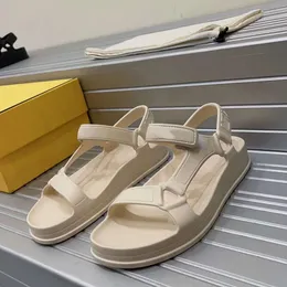 Platta eleganta sandaler Kvinnor Ankel Strap Dress Shoes Luxurious Designer Slides High Quality Casual Fashionable Factory Shoe Open Toe Thick Sole Sandal DH 08