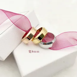 Mensringar för kvinnors designerring L Letters Ring Light Luxury Arc 18K Guld Titan Steel Män och kvinnor Par Titanium Steel Ring