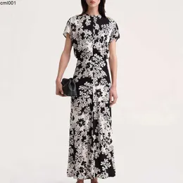スウェーデンの北欧スタイルの夏の新製品フローラルペンダントウエストスカートプリーツスリミング半袖ドレス
