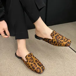 Leopard Women Flats Mules Shoes Spring 2024 FAD Slingback Slippers Дизайнерские переворачивающие женщины повседневная ходьба Zapatos без бретелек 240510