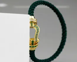Projektant biżuterii luksusowe bransoletki Wysoka jakość 1: 1 CSSIC Horseakhoe Red Skórzanie dla par 00108184817