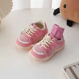 Sneakers Buty dla dzieci buty oponowe buty w pomieszczeniach butów sportowych Jill Buty do pieca wzór butów swobodne rozmiary 22-31 D240515
