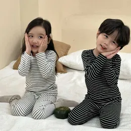 Pyjamas Herbst -Jungen Streifen Pyjama Set Childrens Hot Underwear Lounge Kleidung Baumwolle Mädchen Abendkleid D240515